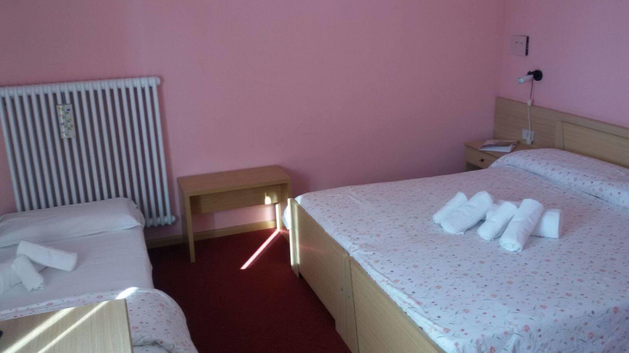 Hotel & Residence Montana Фай дела Паганела Екстериор снимка
