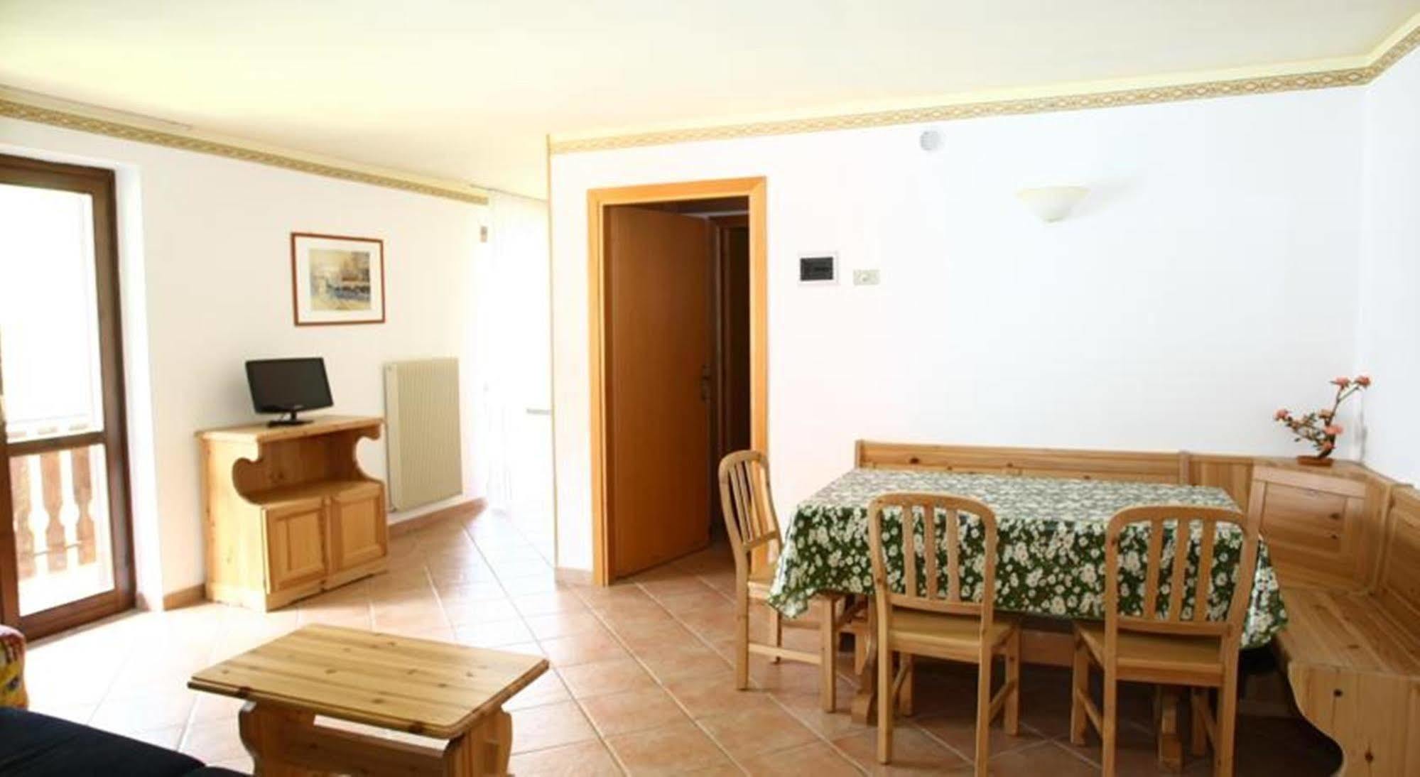 Hotel & Residence Montana Фай дела Паганела Екстериор снимка