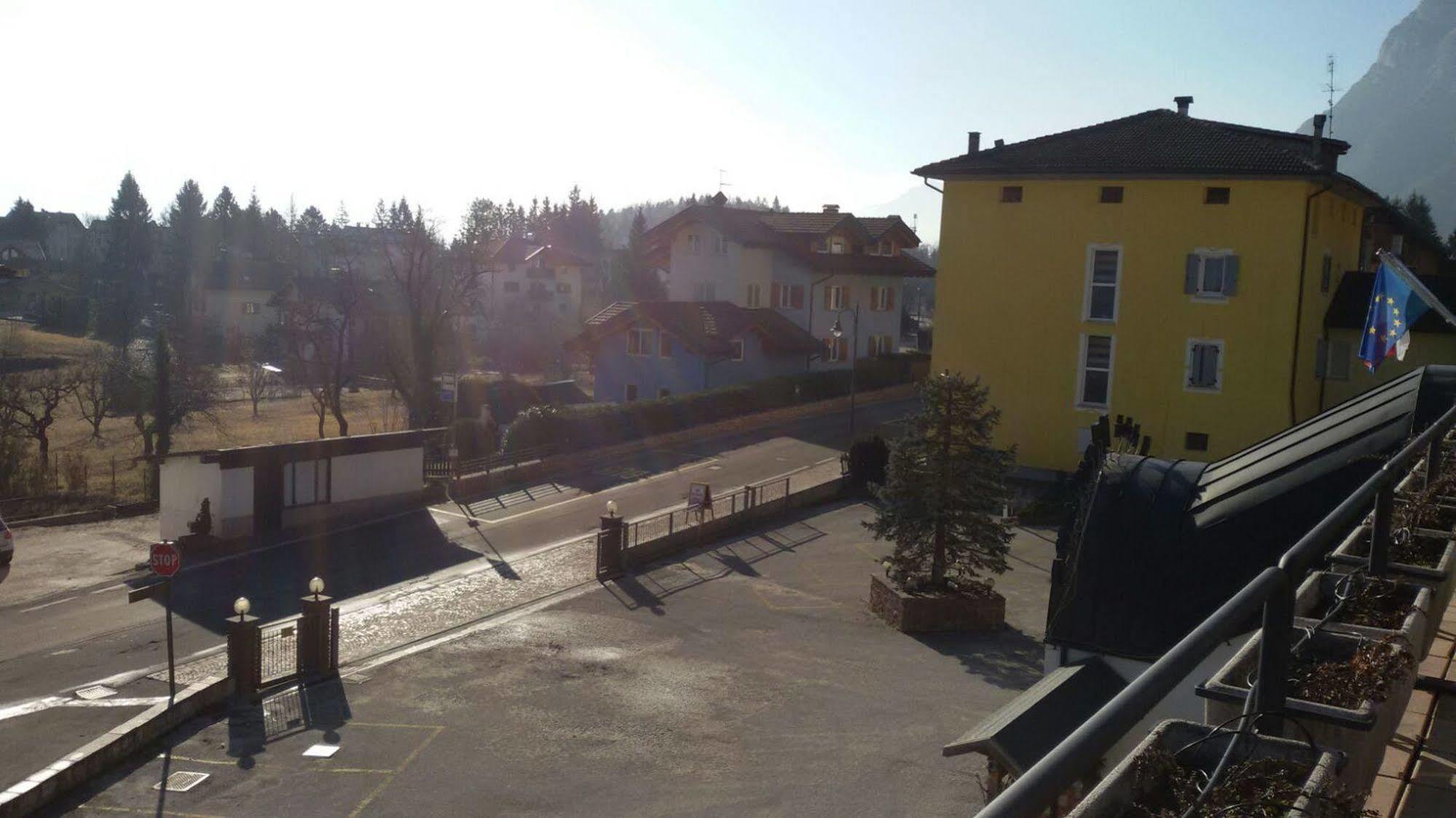 Hotel & Residence Montana Фай дела Паганела Екстериор снимка